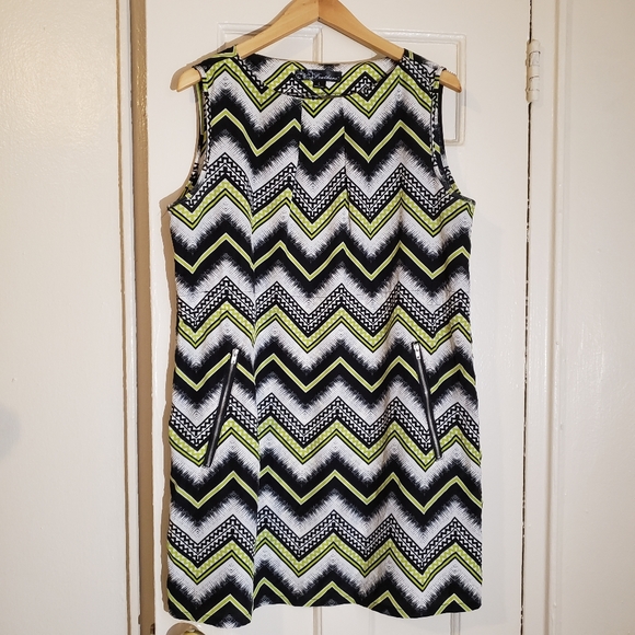Zig Zag Long Tunic Top - Picture 3 of 6